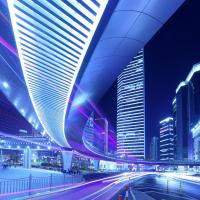 Мост в современном мегаполисе