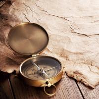 Компас на пергаменте