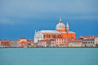 Город на берегу моря