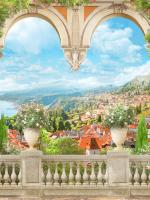 Арка с видом на город у моря