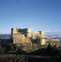 Старинная крепость на холме