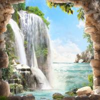 Каменная арка с видом на водопад и море