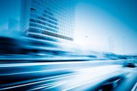 Движение на улице мегаполиса