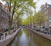 Канал на улице города