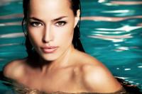 Девушка в воде