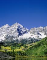 Озеро и склоны