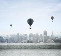 Воздушные шары над городом