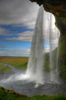 Водопад в горах