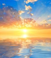 Восход солнца на реке