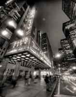 Мьюсик холл в большом городе