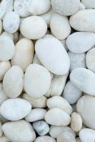 Белая галька