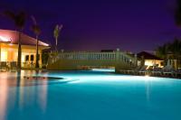 Отель с бассейном