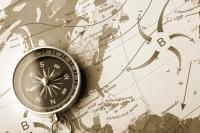 Компас и карта мира