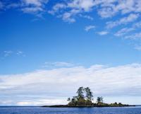 Остров в море