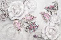 Розы в драгоценных камнях