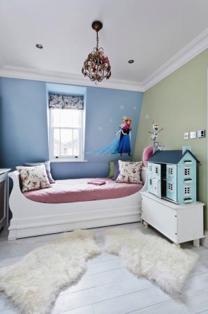 Komar 14046h (Frozen Sisters)